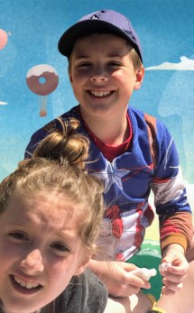 Nous sommes fiers de vous compter parmi nos amis.